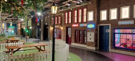 Klasy 5b i 6e na wycieczce do Mini City, 